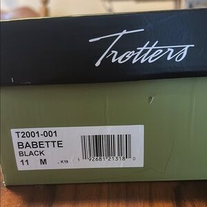 Trotters Babette Black Heels